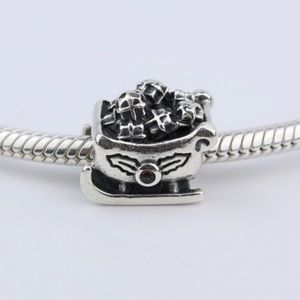🎅🏼Authentic Retired Sleigh Pandora Charm🎅🏼